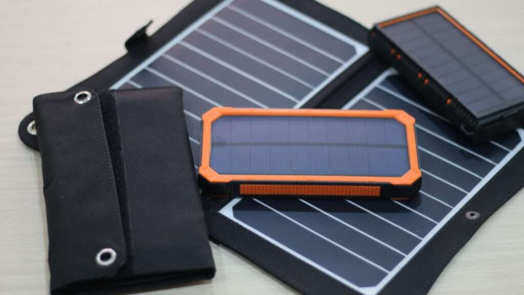 Powerbank solaire VS Panneau nomade – Que choisir